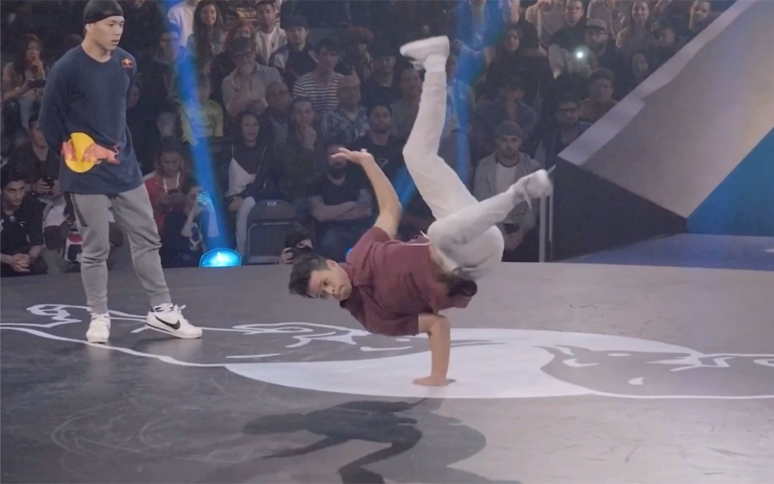 开云体育-Ming重返赛场，比赛规则变更首场状态出色，FPX观众沸腾！的简单介绍-开云体育