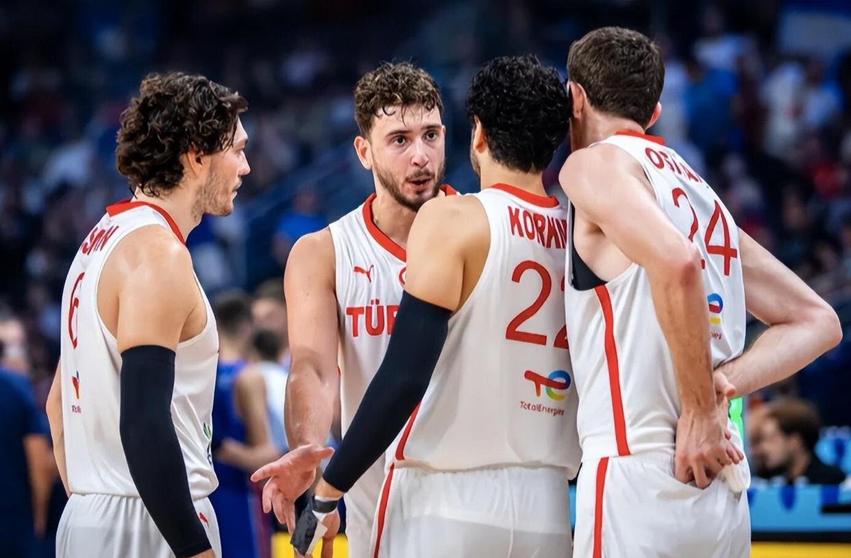 开云-离谱！国际比赛日菲尼克斯太阳远射贴柱赛后巴黎圣日耳曼备战NBA常规赛，休斯敦火箭今晨扳平良机的简单介绍-开云